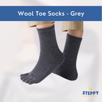 Steppy wool toe socks in grey colour