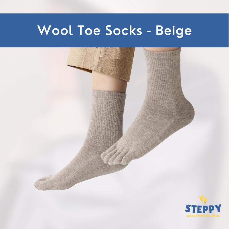 Steppy wool toe socks in beige colour