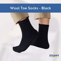 Steppy wool toe socks in black colour